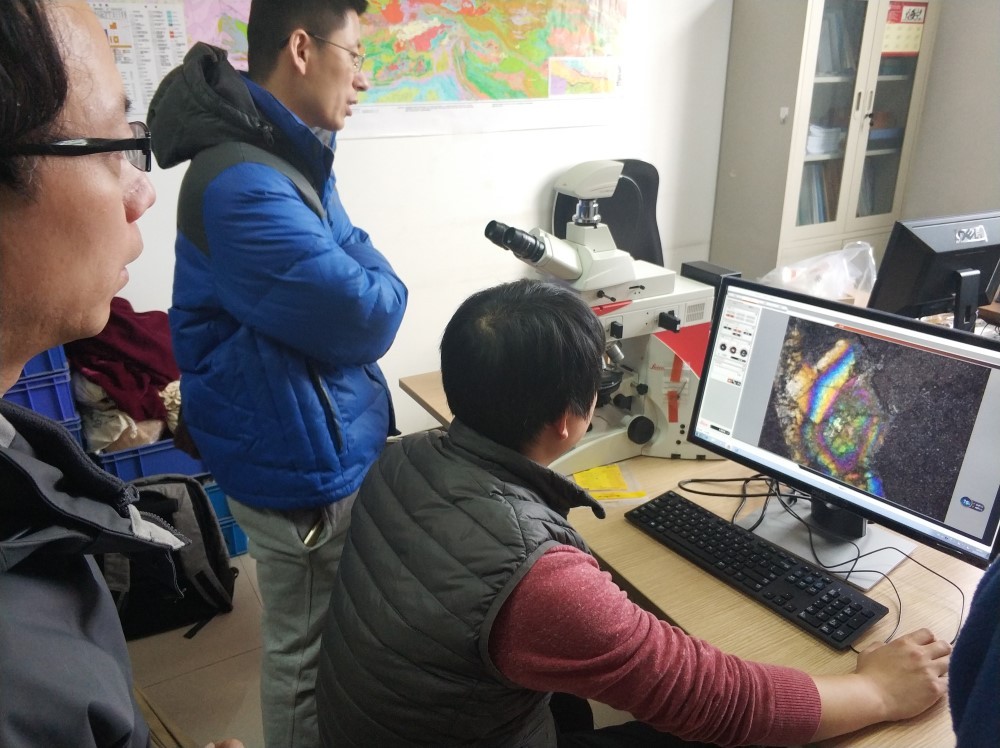 Successful installation of Leica DM4P polarized light microscope from Chinese Academy of Sciences