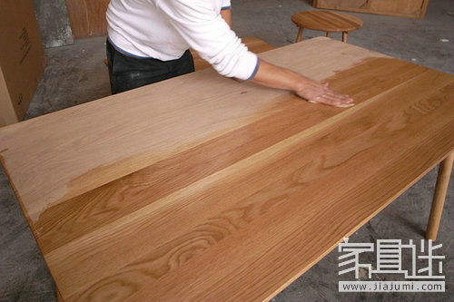 Treat S04 table (white oak) with wood wax oil (colorless matte hard wax oil).jpg