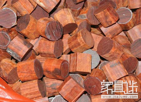 4 How does the lobular rosewood make bracelets from logs? .jpg