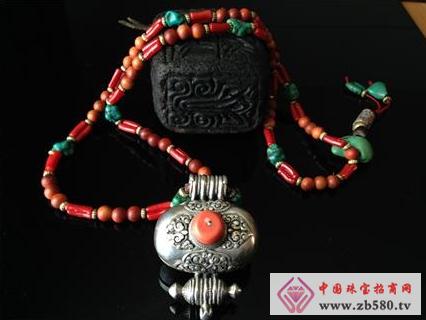 Ji Ruduo shares the beauty of Tibetan antique jewelry