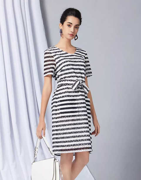On the east, fashion laces decorate the most elegant and feminine