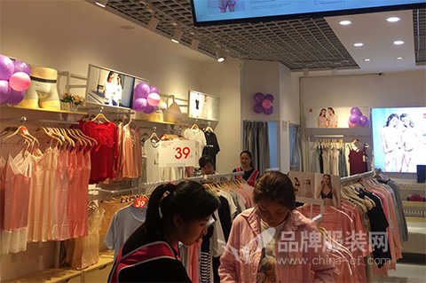 Hunan Ms. Zhang Metropolitan New Feeling Underwear Store opened for business. The performance of the day was as high as 10,302 yuan.