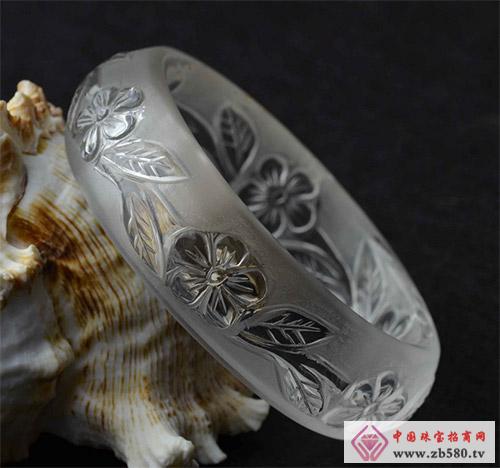 Natural crystal engraving