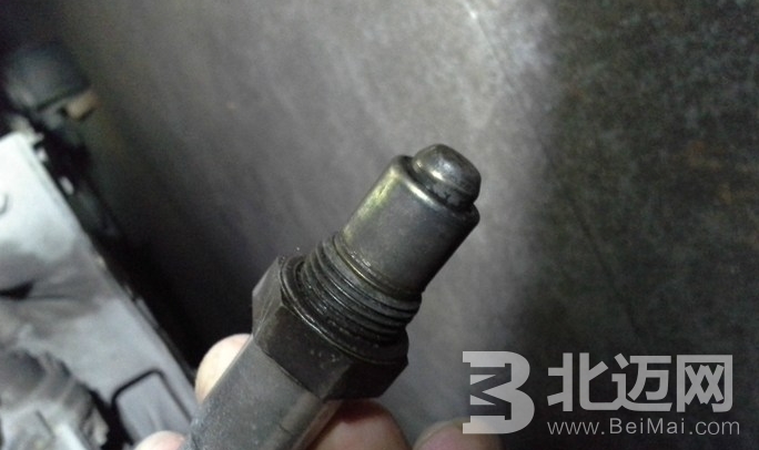 Automotive oxygen sensor cleaning