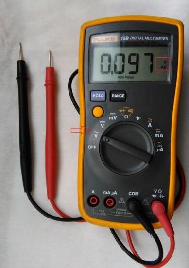 The difference between Fluke 115c and 117c