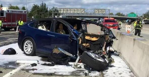 Tesla crashes into the fire again _ Tesla car accident and fatal details analysis _ Tesla model s worth buying?