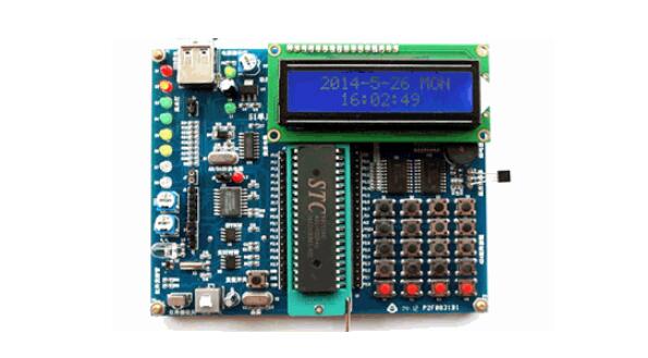 How are the 8-bit and 16-bit microcontrollers differentiating