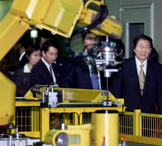 Japan Automation Equipment Factory Keyence and Fanuc Polarization