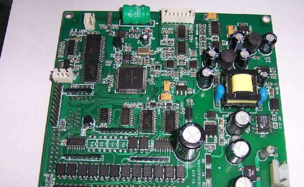 Double-sided circuit board how to see how the difference between the positive and negative circuit board