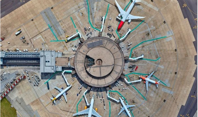 Be the first to see! Gatwick Airport and EasyJet first biometric self-check-in technology