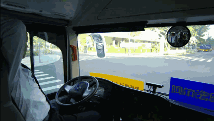 Shenzhen self-driving bus, laser radar guide escort
