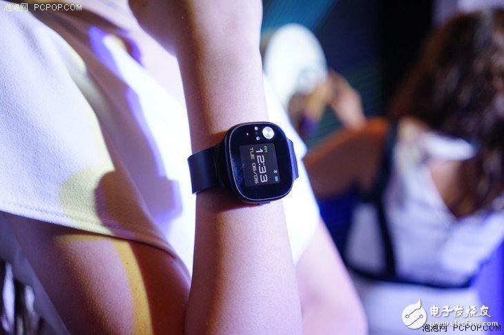 ASUS released the first smart bracelet - ASUS VivoWatch BP, which focuses on blood pressure monitoring and AI health management