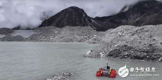 Scientists use robots to warn tsunami and escort the people of the earth