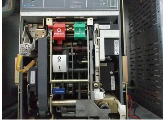 The difference between frame circuit breaker and plastic case circuit breaker