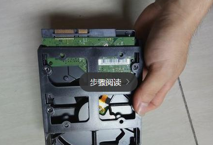 What is the role of the liquid hard disk and how to install the liquid hard disk