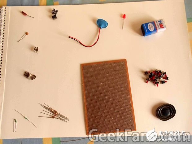 How to make a simple electronic keyboard with 555?