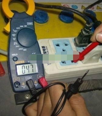 How to measure leakage of multimeter
