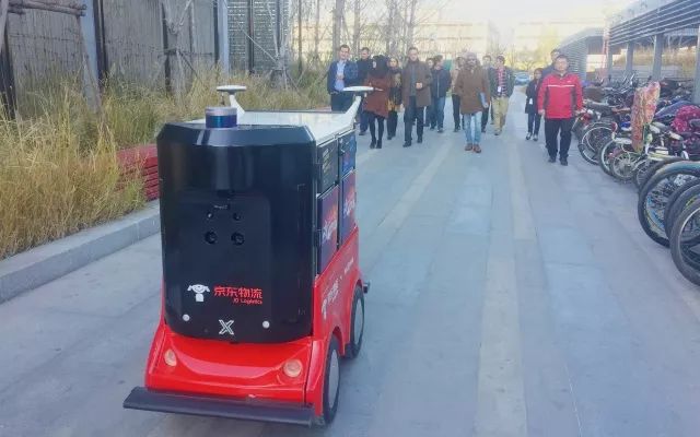 JD.com launches the unmanned distribution robot. Launches the first terminal distribution trial operation of the city-level complex road.