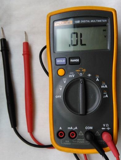 The difference between Fluke 115c and 117c