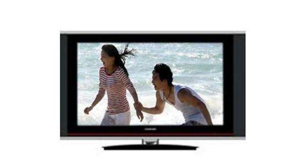 What is the difference between plasma TV and LCD TV