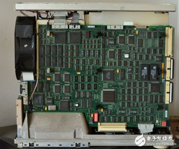 Explain in detail how big the gap between Chinese and foreign oscilloscopes is.