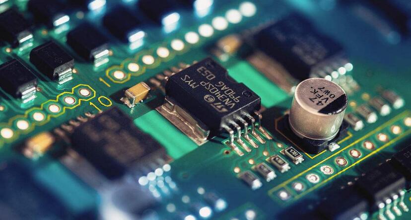 Double-sided circuit board how to see how the difference between the positive and negative circuit board