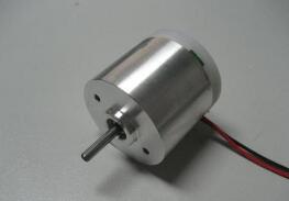 A detailed description of the difference between brushed motors and brushless motors