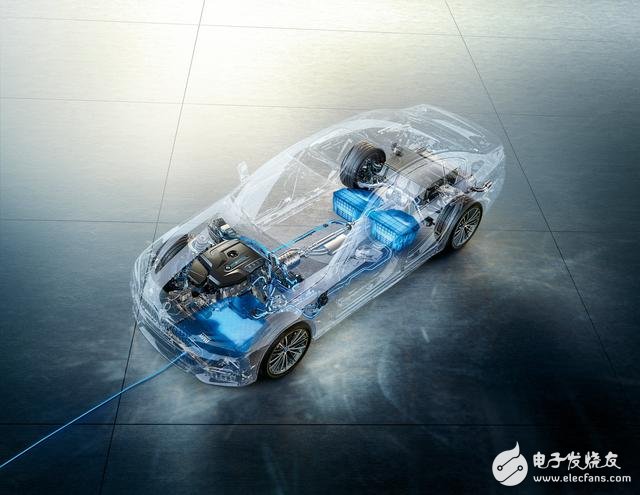 BMW i launches another world-first original integrated inductive charging device for plug-in hybrids