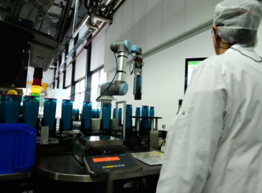 Manufacturers will not miss the opportunity of industrial robots in the industrial 4.0 era.
