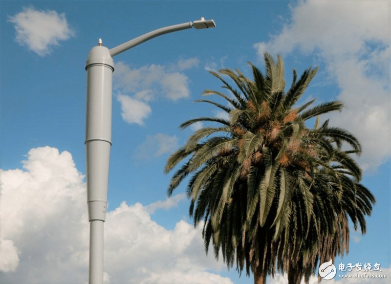 Analyze how the next generation of connectivity under 5G will evolve