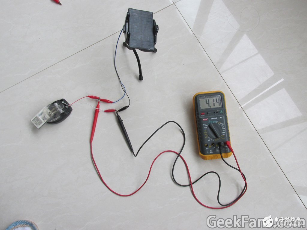 DIY homemade solar universal charger