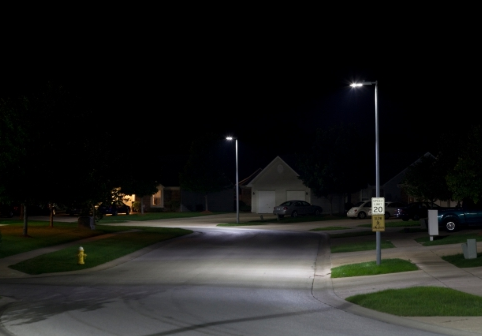 U.S. cities implement LED street lamp renovation plans, greatly reducing energy consumption costs