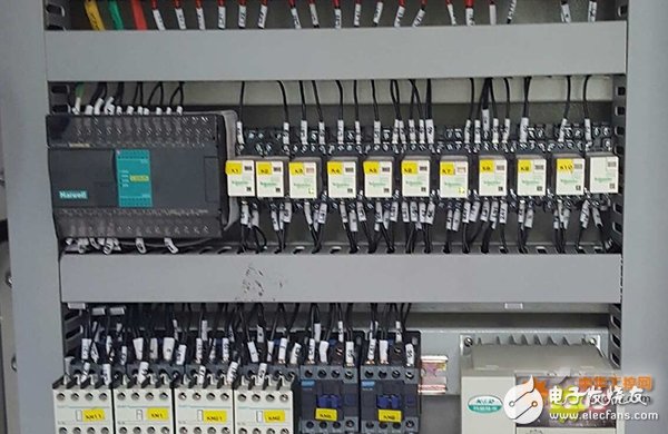 The design scheme of Haiwell C32S2R series PLC in the district direct drinking water constant pressure water supply control pump