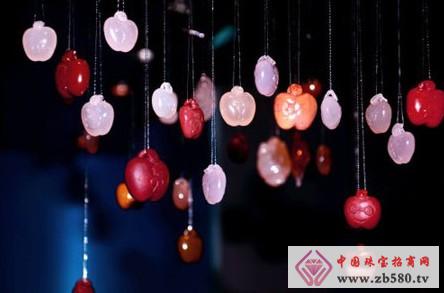 Christmas is coming to Loulan Moyu Apple Jewelry into a new choice for the public