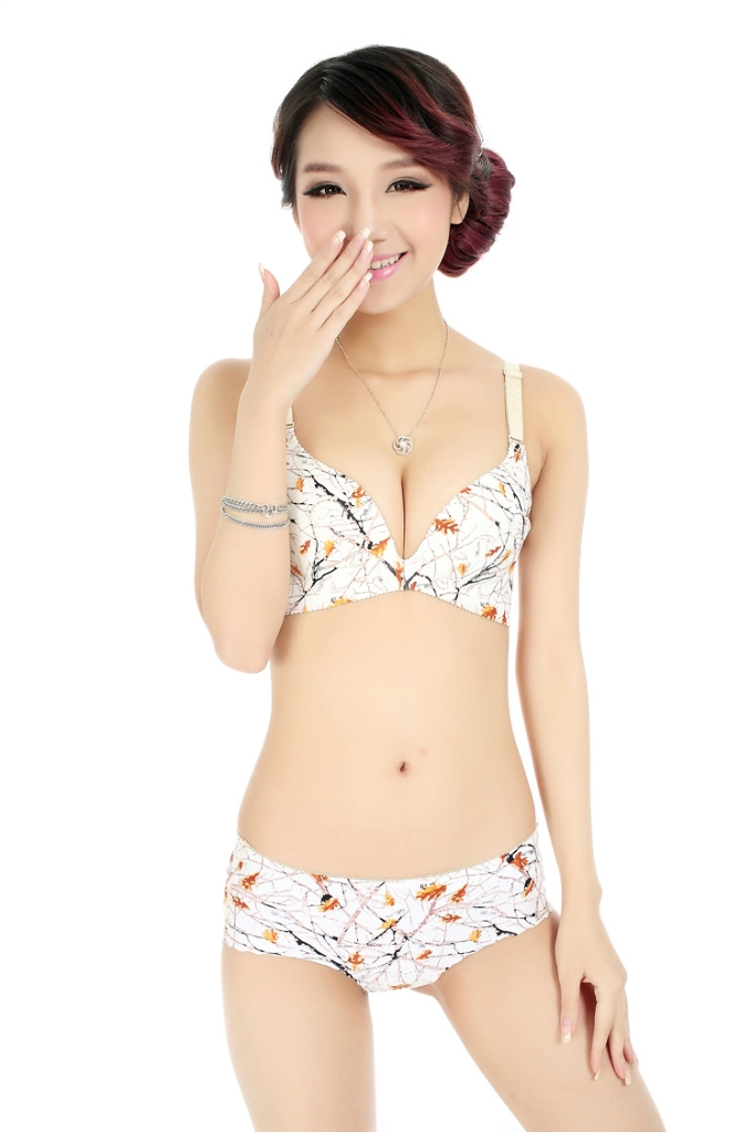 One piece of molded underwear, seamless underwear, plus printed, adjustable bra