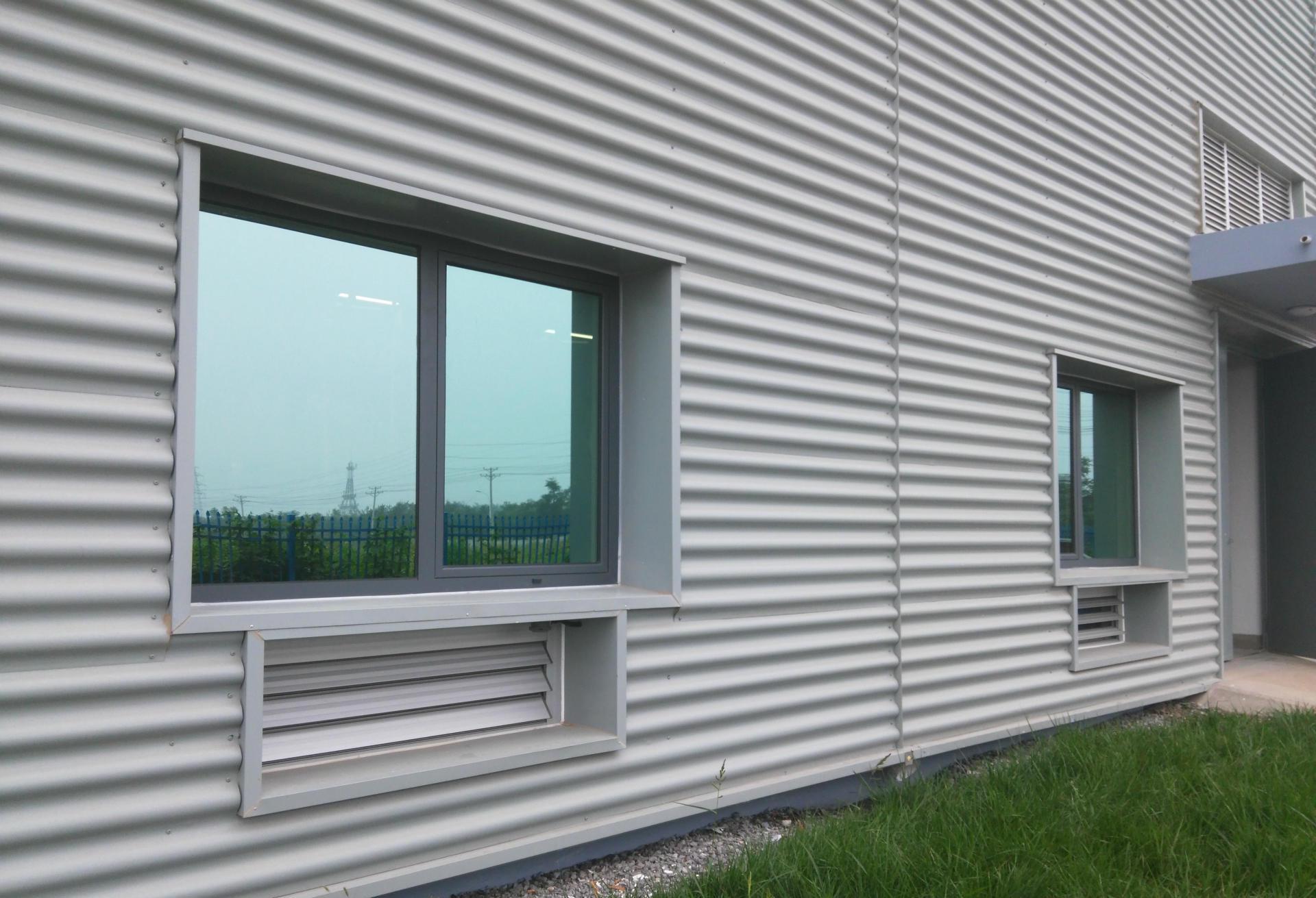 Factory direct sales to map custom aluminum alloy insulation dustproof rain ventilation manual electric movable shutters