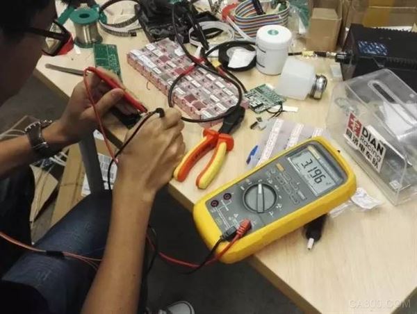 Multimeter, digital, high frequency voltage