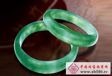 The Qing Dynasty "Qianlonggong" traces the Stan jade is extremely precious