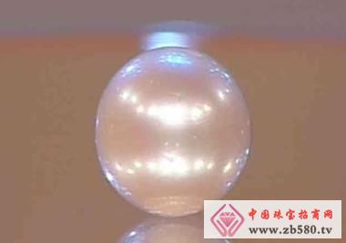 A freshwater pearl reflects the culture of Jiangnan