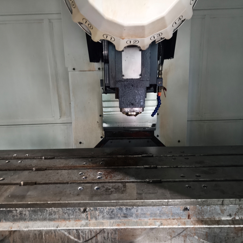 QIAOHONG T2000 drilling and tapping center QIAOHONG T2000 drilling and tapping center