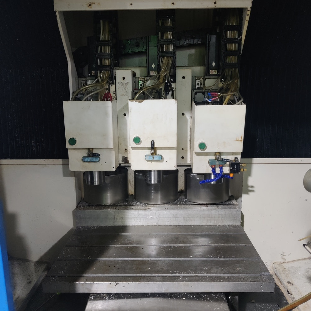 Defmann three head knife magazine precision carving machine Defmann three head knife magazine precision carving machine