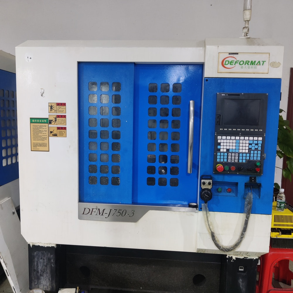 Defmann three head knife magazine precision carving machine Defmann three head knife magazine precision carving machine
