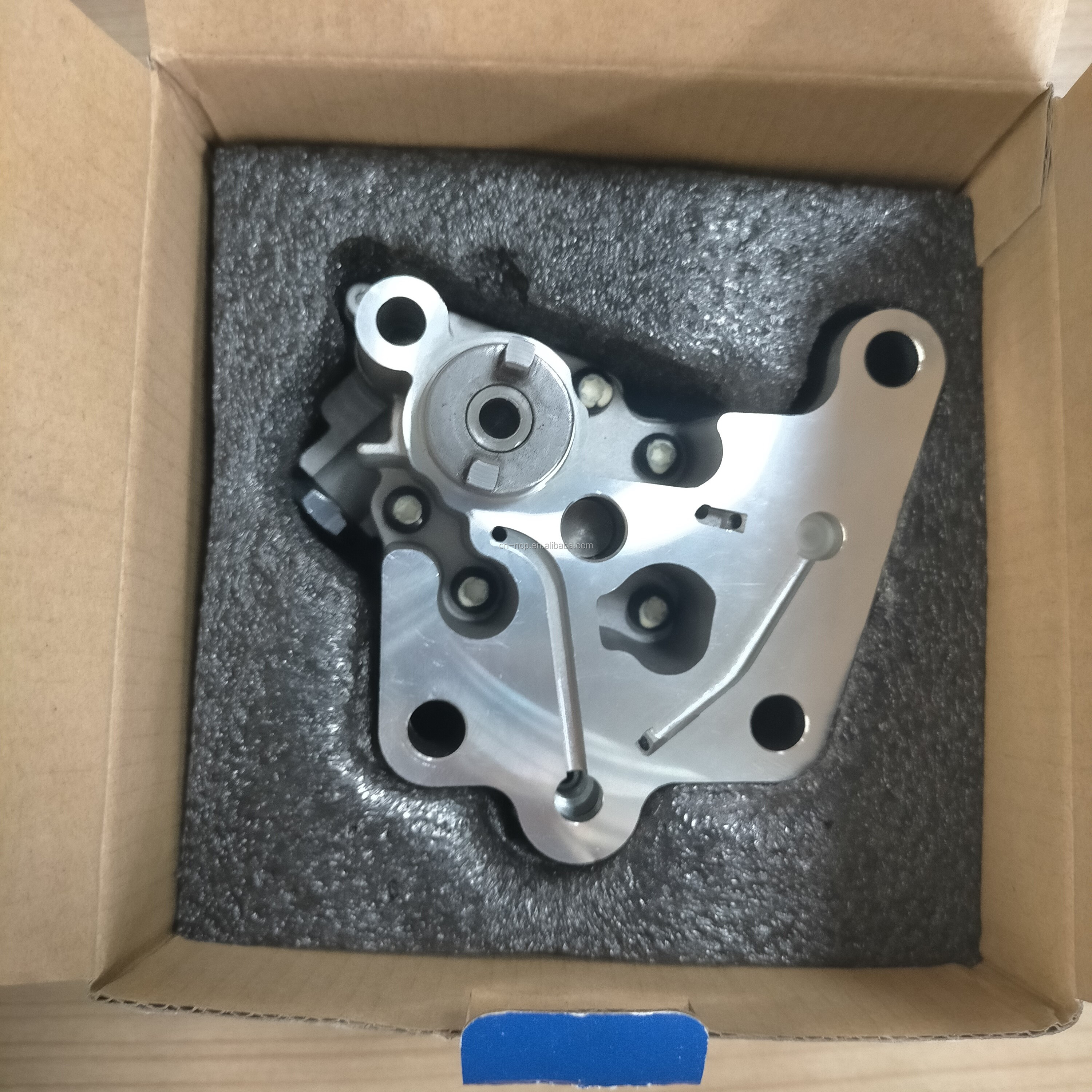 Sistema de combustível Bomba de transferência de combustível Bomba de engrenagem Fuel system Fuel transfer pump Gear pump