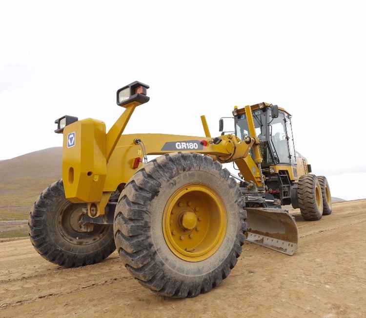 XCMG-Road-Equipment-180HP-Self-Propelled-Hydraulic-Used-Motor-Grader-Gr180 (1) XCMG-Road-Equipment-180HP-Self-Propelled-Hydraulic-Used-Motor-Grader-Gr180 (1)