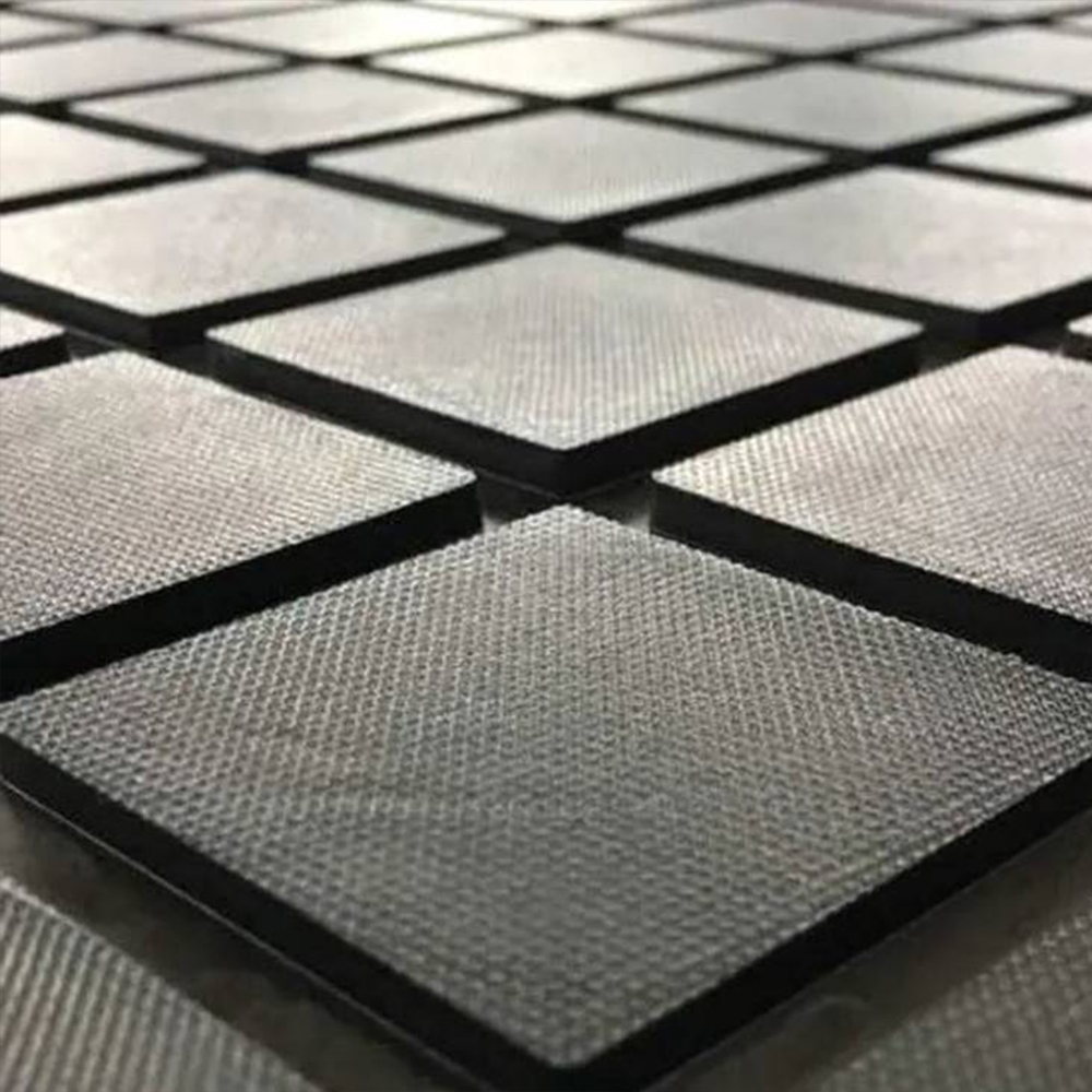 Wear-resistant roller covering rhombic Wear-resistant roller covering rhombic