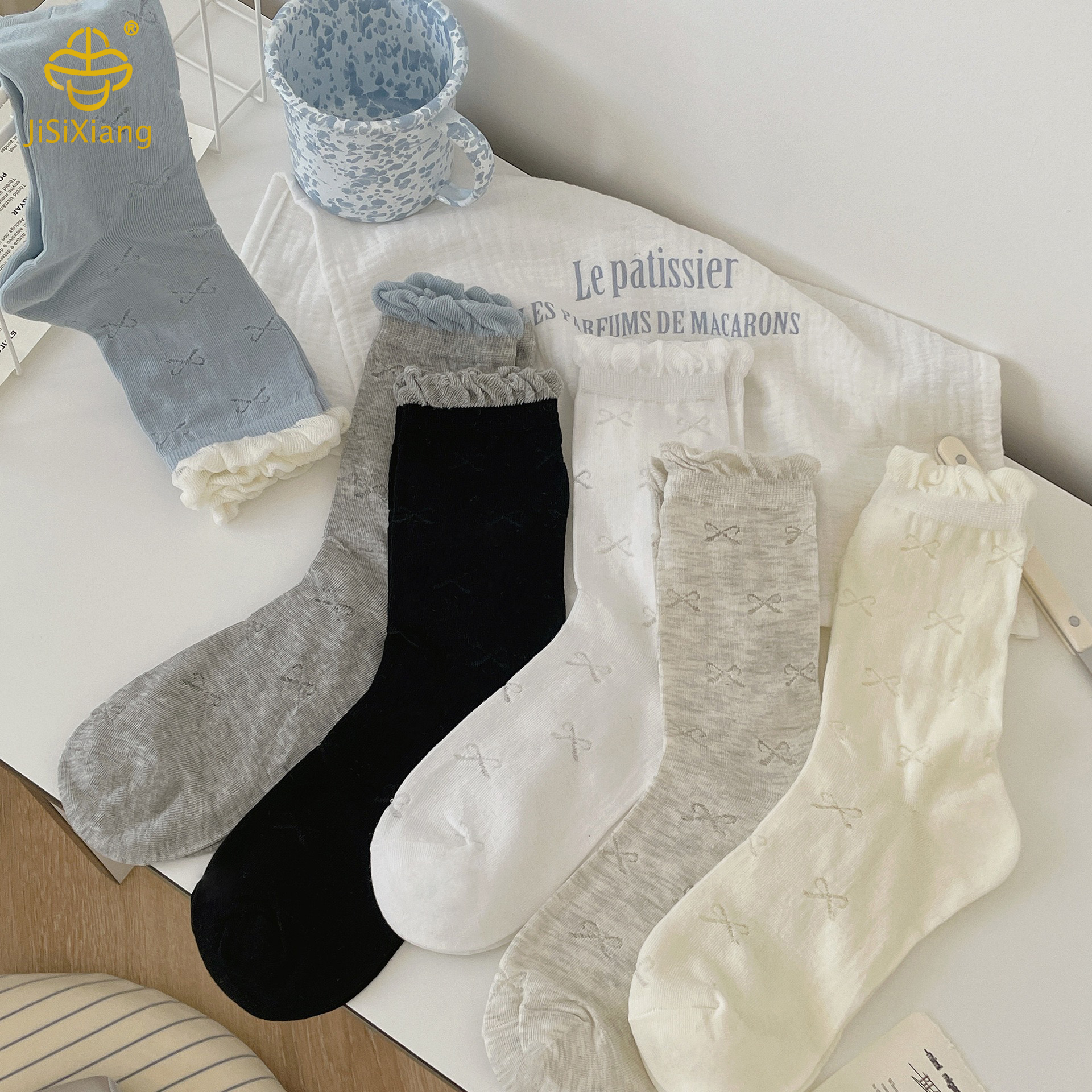 White mesh tube socks ins White mesh tube socks ins
