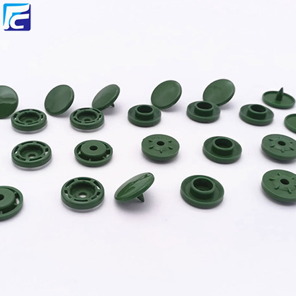 Bouton en plastique pour sac Plastic button for bag