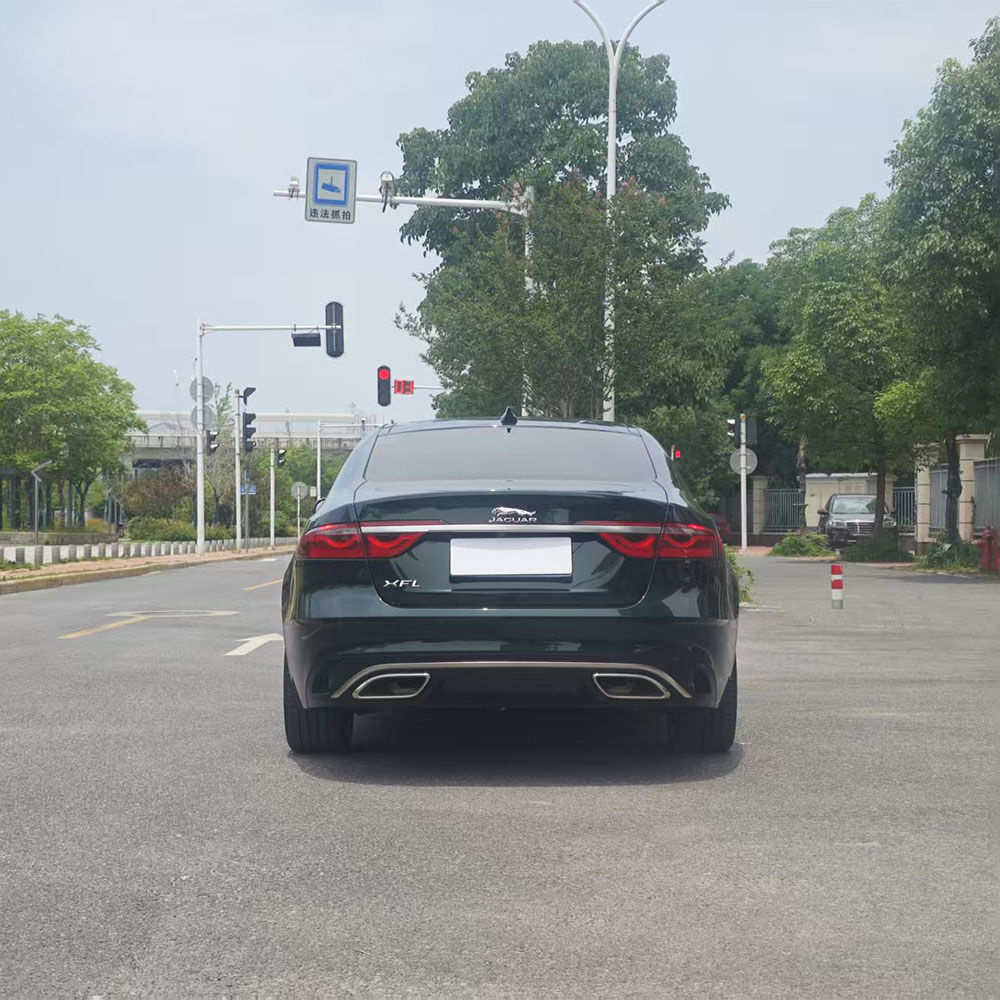 Jaguar XFL (3) Jaguar XFL (3)