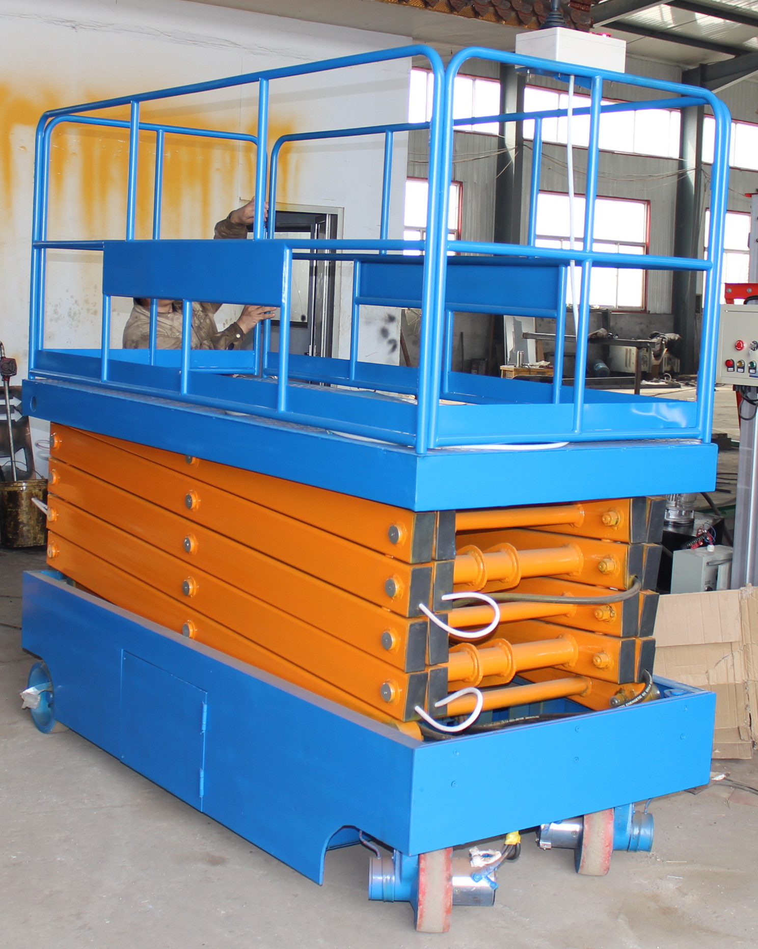 Electric Drive Scissor Lift