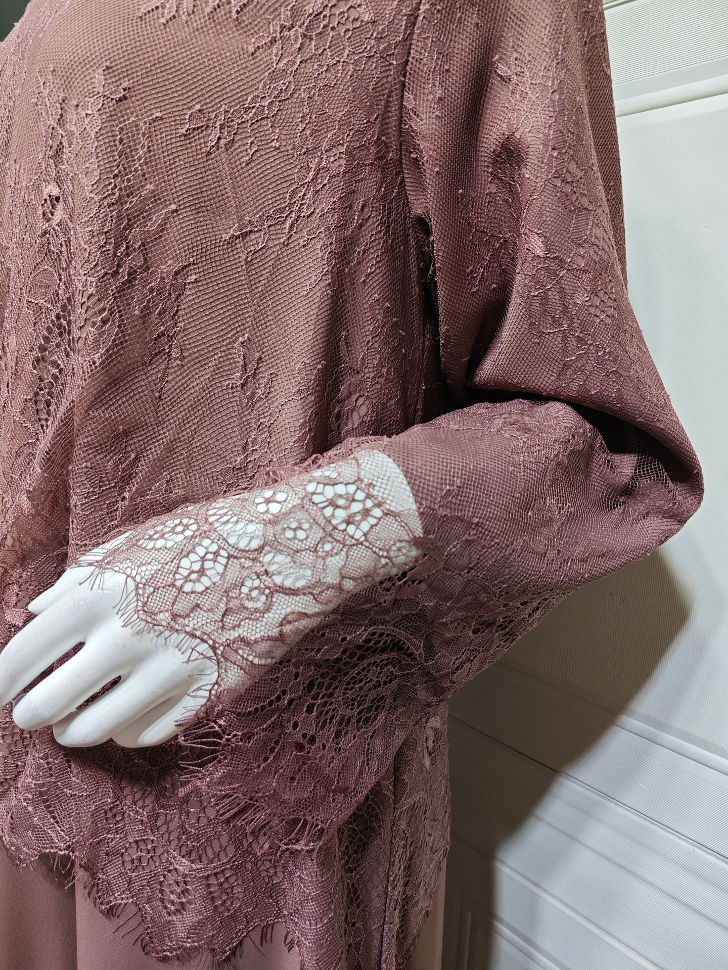 Elegant Lace Overlay Cardigan Open Abaya MQ261 (8) Elegant Lace Overlay Cardigan Open Abaya MQ261 (8)